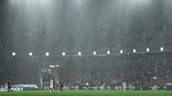 Barcelona Ngamuk! Oviedo Dibantai, Camp Nou Kebanjiran?