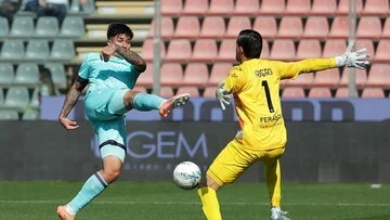 Petaka di Liga Italia: Cremonese Terjegal Bologna, Ancaman Degradasi Makin Nyata!