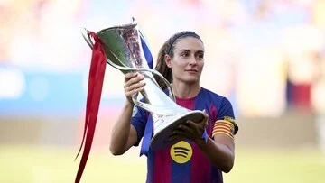 Sensasi Barcelona: Alexia Putellas Hengkang, Rekor Trofi Kalahkan Messi!