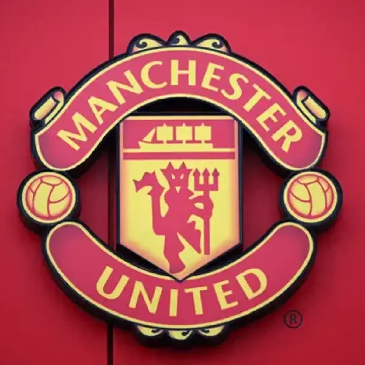 Bursa Transfer 2026: MU Bersiap Resmikan Dua Pemain Baru Pekan Ini